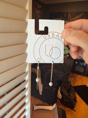 Urban Outfitters Gold Drop Chain Earrings with Pearl Beads